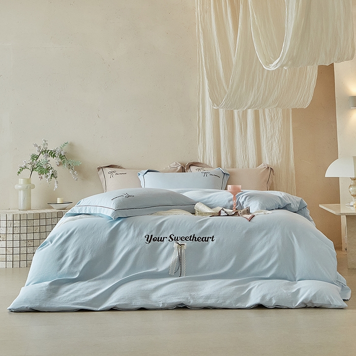 91家纺网 家纺一手货源 找家纺 孑寐家纺 2026新款索菲亚系列云柔棉床盖四件套 索菲亚-月光蓝