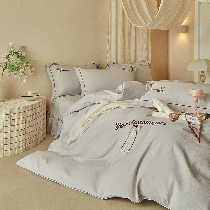 91家纺网 家纺一手货源 找家纺 孑寐家纺 2026新款索菲亚系列云柔棉床盖四件套 索菲亚-灰色