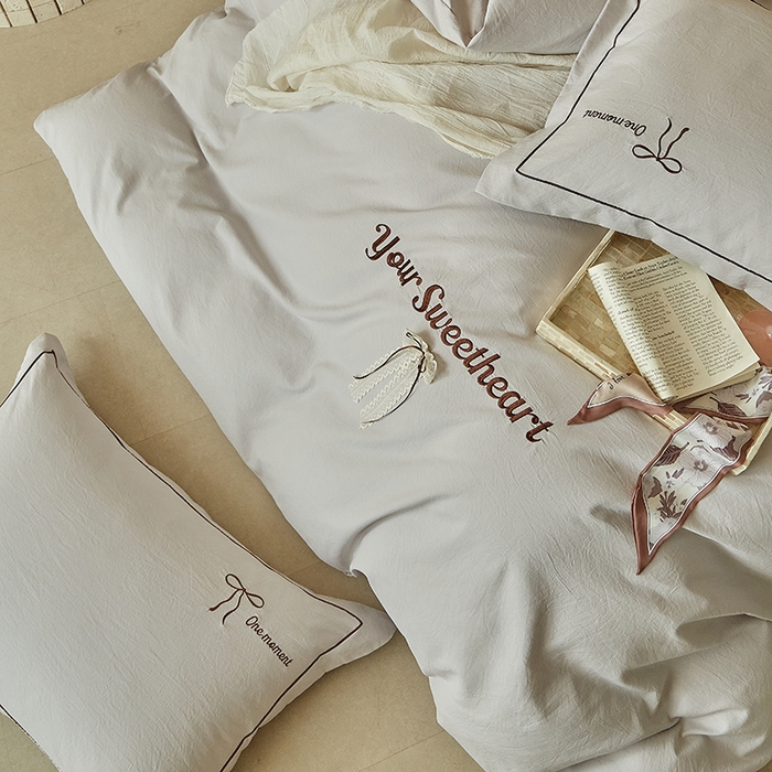 91家纺网 家纺一手货源 找家纺 孑寐家纺 2026新款索菲亚系列云柔棉床盖四件套 索菲亚-灰色