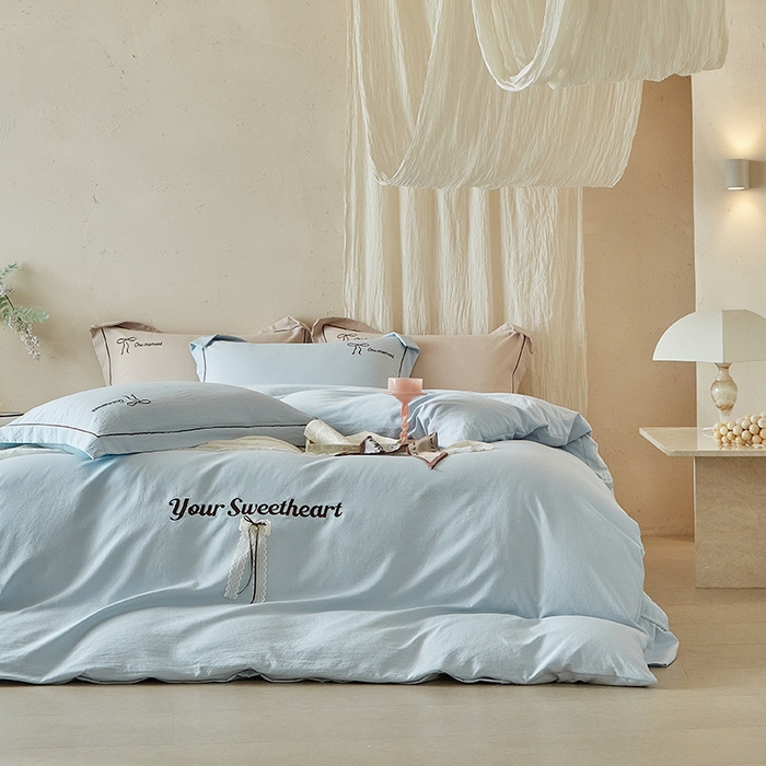 91家纺网 家纺一手货源 找家纺 孑寐家纺 2026新款索菲亚系列云柔棉床盖四件套 索菲亚-月光蓝