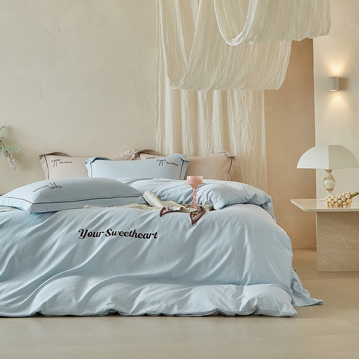 91家纺网 家纺一手货源 找家纺 孑寐家纺 2026新款索菲亚系列云柔棉床盖四件套 索菲亚-月光蓝