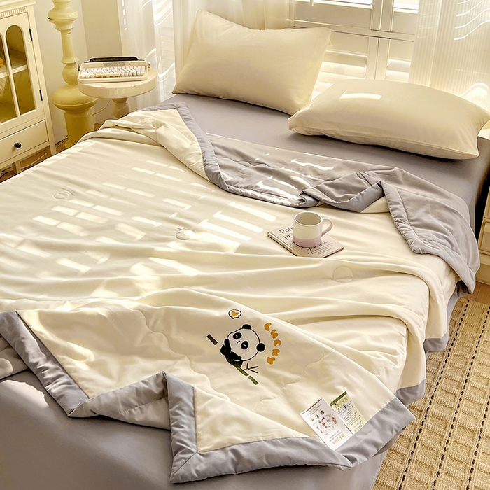 91家纺网 家纺一手货源 找家纺 易展家居 2026新款水洗棉新疆棉花夏被-棉花棉花+熊猫款 能猫·白拼灰