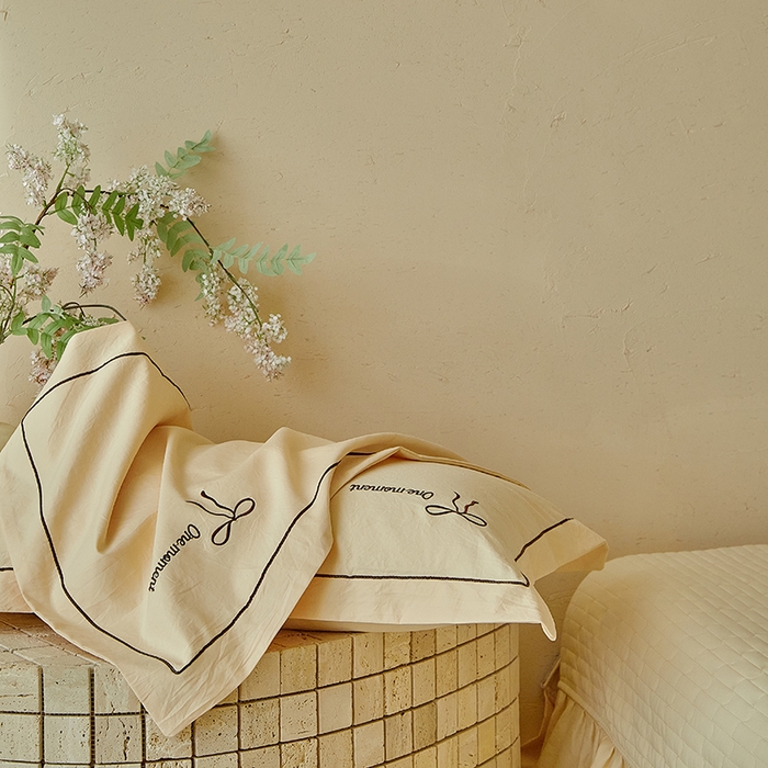 91家纺网 家纺一手货源 找家纺 孑寐家纺 2026新款索菲亚系列云柔棉床盖四件套 索菲亚-奶油黄