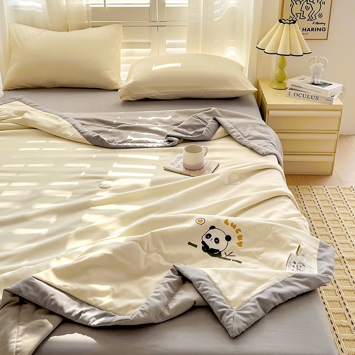 91家纺网 家纺一手货源 找家纺 易展家居 2026新款水洗棉新疆棉花夏被-棉花棉花+熊猫款 能猫·白拼灰