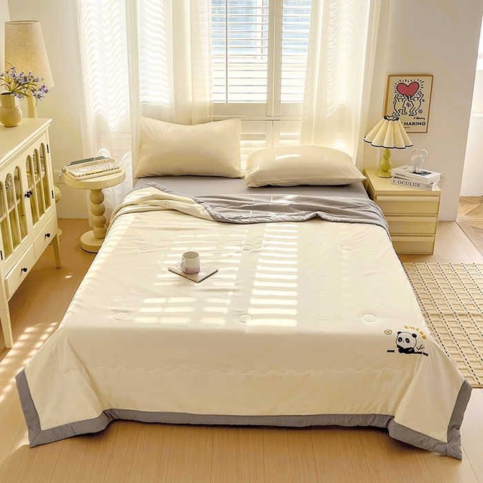 91家纺网 家纺一手货源 找家纺 易展家居 2026新款水洗棉新疆棉花夏被-棉花棉花+熊猫款 能猫·白拼灰