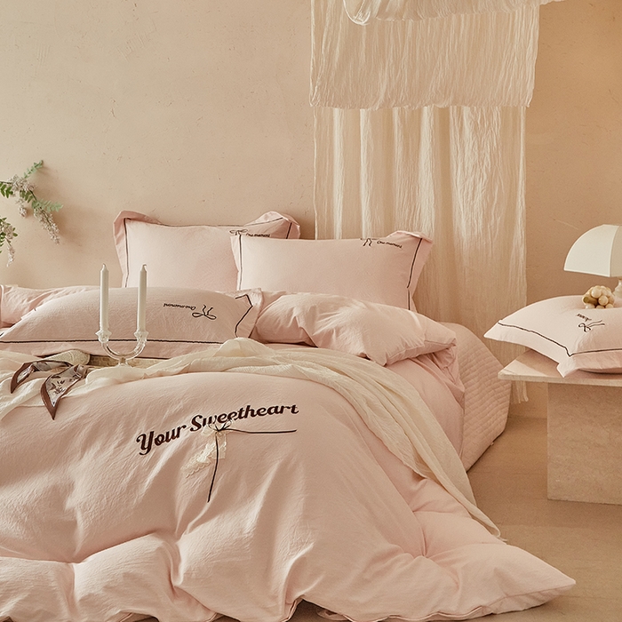 91家纺网 家纺一手货源 找家纺 孑寐家纺 2026新款索菲亚系列云柔棉床盖四件套 索菲亚-玉色