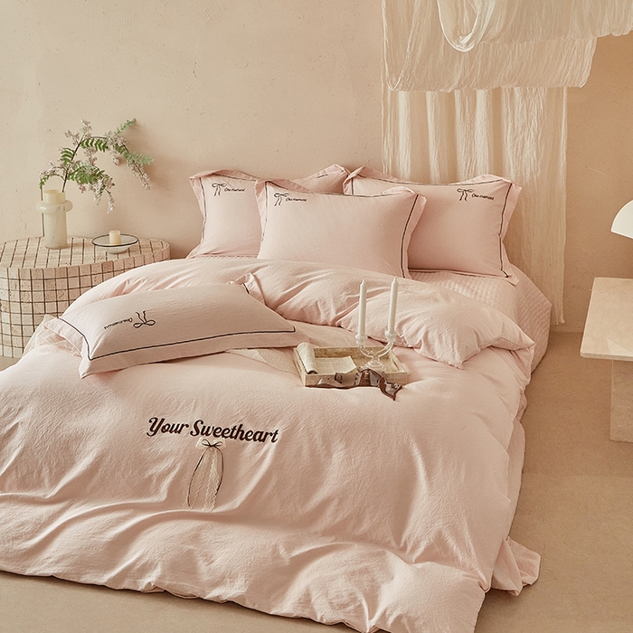 91家纺网 家纺一手货源 找家纺 孑寐家纺 2026新款索菲亚系列云柔棉床盖四件套 索菲亚-玉色