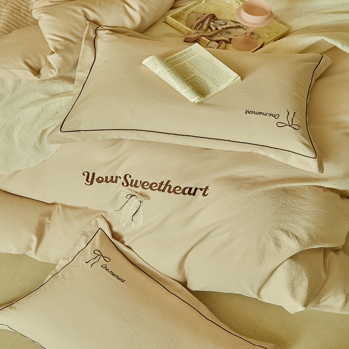 91家纺网 家纺一手货源 找家纺 孑寐家纺 2026新款索菲亚系列云柔棉床盖四件套 索薇娅-卡其