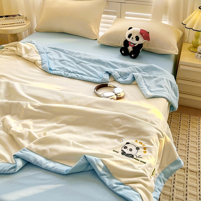 91家纺网 家纺一手货源 找家纺 易展家居 2026新款水洗棉新疆棉花夏被-棉花棉花+熊猫款 能猫-白拼蓝