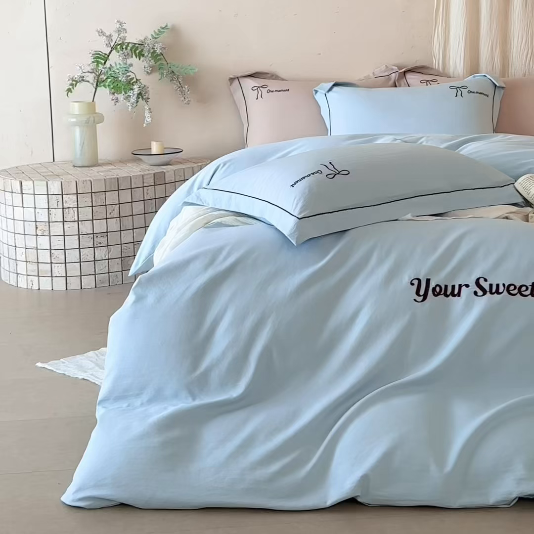 91家纺网 家纺一手货源 找家纺 孑寐家纺 2026新款索菲亚系列云柔棉床盖四件套 索菲亚-月光蓝