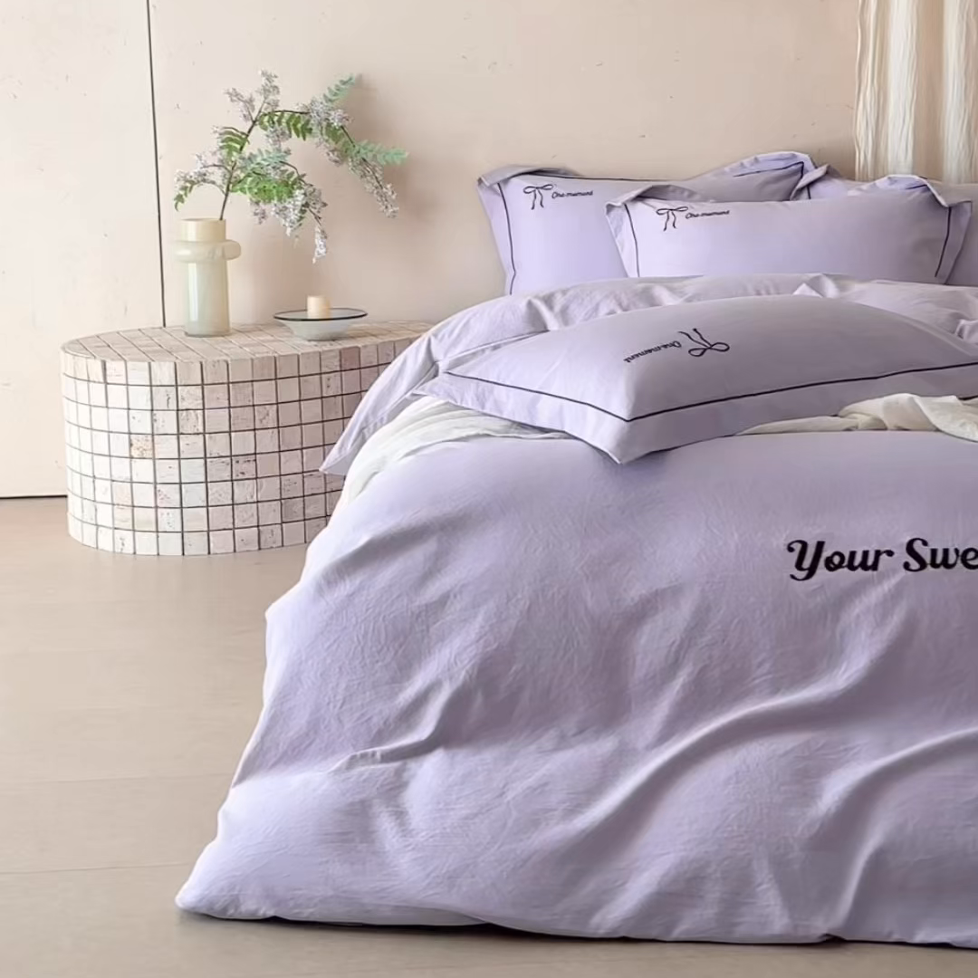 91家纺网 家纺一手货源 找家纺 孑寐家纺 2026新款索菲亚系列云柔棉床盖四件套 索菲亚-优雅紫