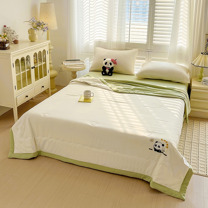 91家纺网 家纺一手货源 找家纺 易展家居 2026新款水洗棉新疆棉花夏被-棉花棉花+熊猫款 能猫-白拼绿