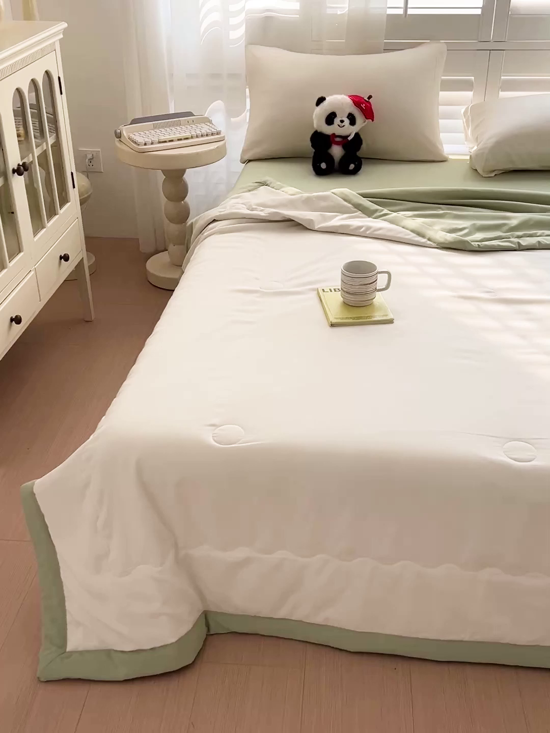 91家纺网 家纺一手货源 找家纺 易展家居 2026新款水洗棉新疆棉花夏被-棉花棉花+熊猫款 能猫-白拼绿