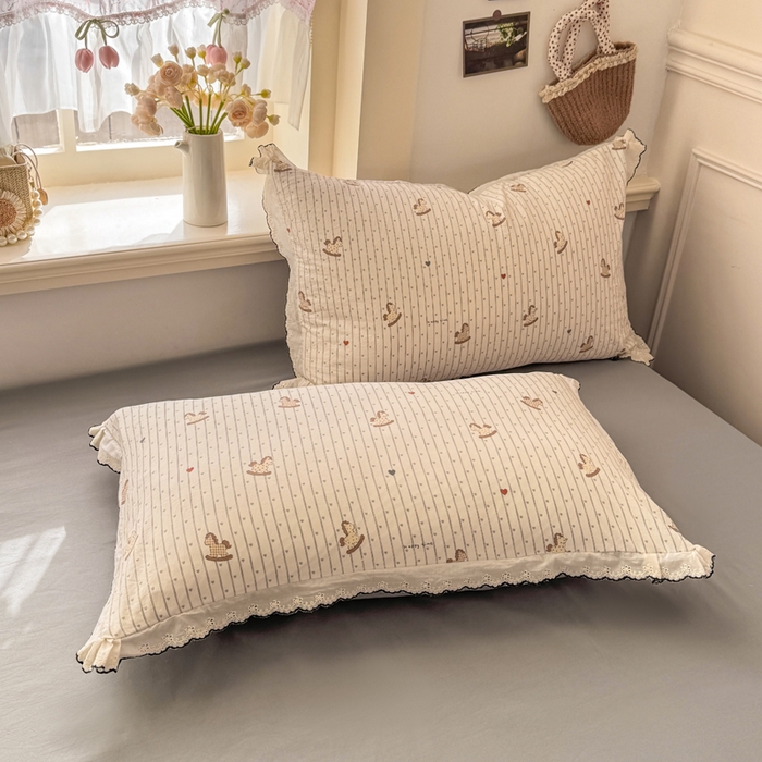 91家纺网 家纺一手货源 找家纺 睡美美家纺 2026新款A类古法水洗棉法式花边四件套 木马乐园