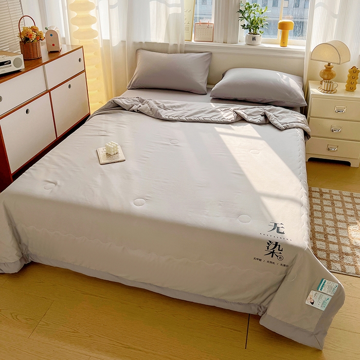 91家纺网 家纺一手货源 找家纺 易展家居 2026新款水洗棉大豆纤维夏被 无染·轻银灰