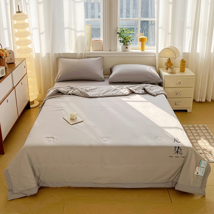 91家纺网 家纺一手货源 找家纺 易展家居 2026新款水洗棉大豆纤维夏被 无染·轻银灰