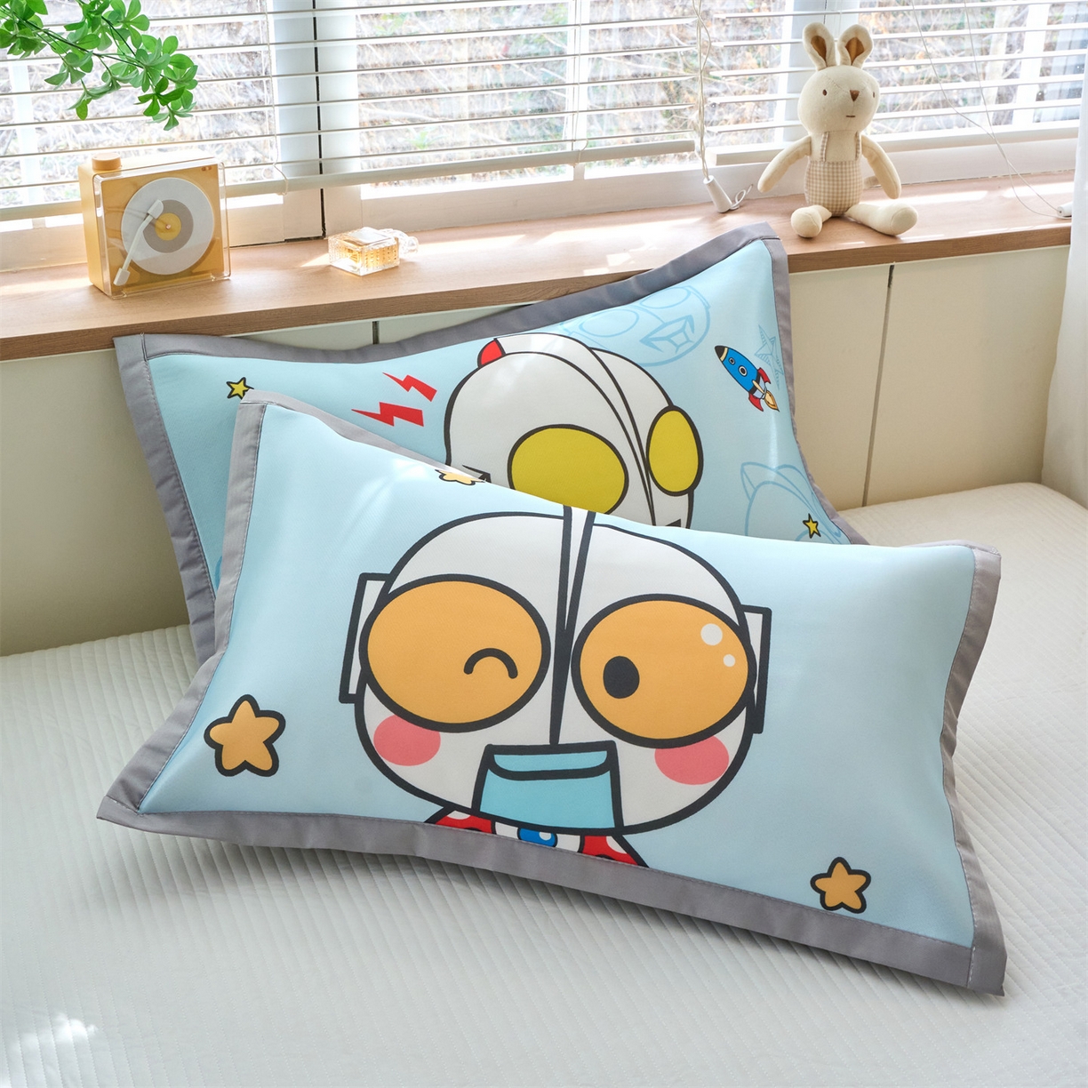 91家纺网 家纺一手货源 找家纺 兄弟坊 2026新款正版授权卡通儿童冰丝枕套枕头枕芯午睡枕卡通枕套 战斗奥特