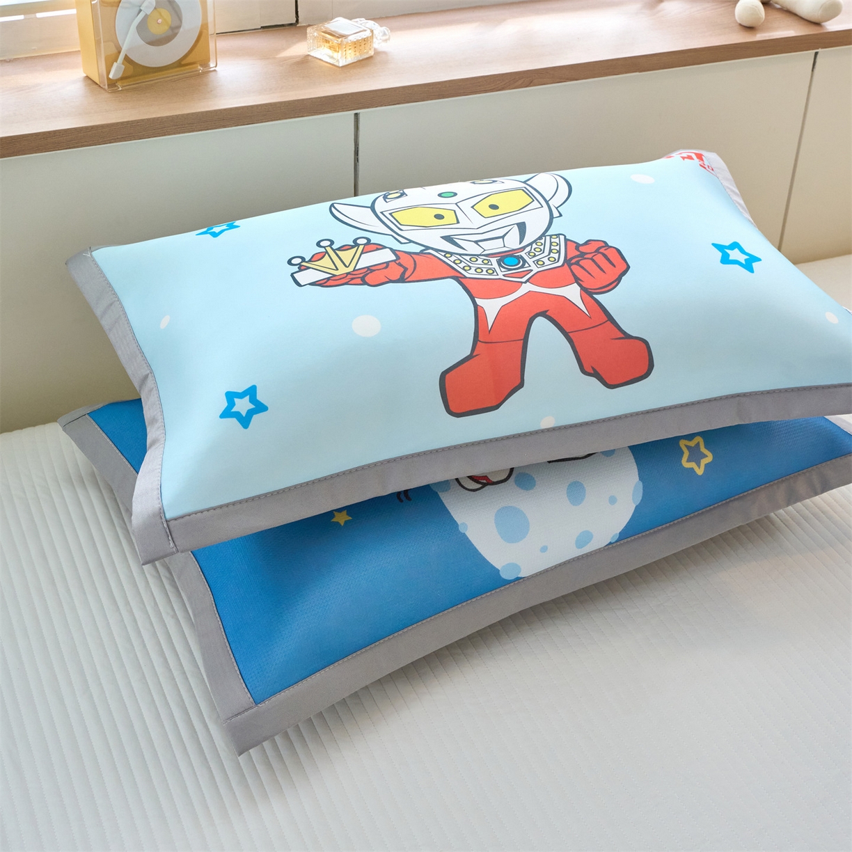 91家纺网 家纺一手货源 找家纺 兄弟坊 2026新款正版授权卡通儿童冰丝枕套枕头枕芯午睡枕卡通枕套 冠军奥特