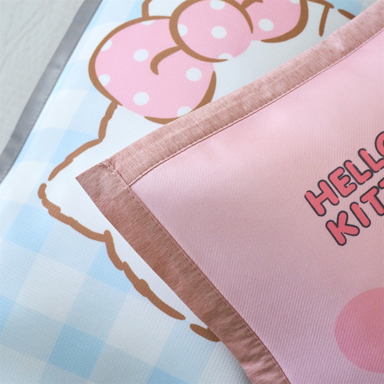 91家纺网 家纺一手货源 找家纺 兄弟坊 2026新款正版授权卡通儿童冰丝枕套枕头枕芯午睡枕卡通枕套 大头凯蒂