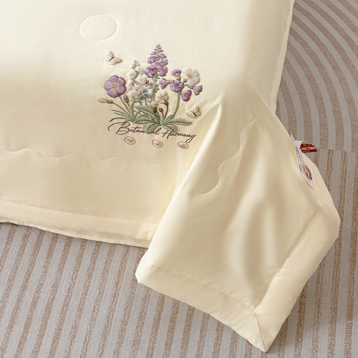 91家纺网 家纺一手货源 找家纺 易展家居 2026新款水洗棉大豆纤维夏被 蝶语花香-浅黄