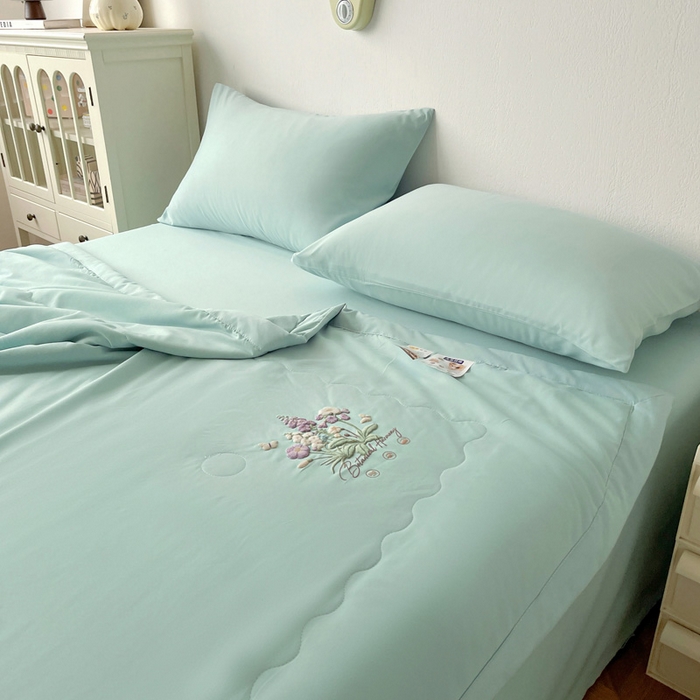 91家纺网 家纺一手货源 找家纺 易展家居 2026新款水洗棉大豆纤维夏被 蝶语花香-青色