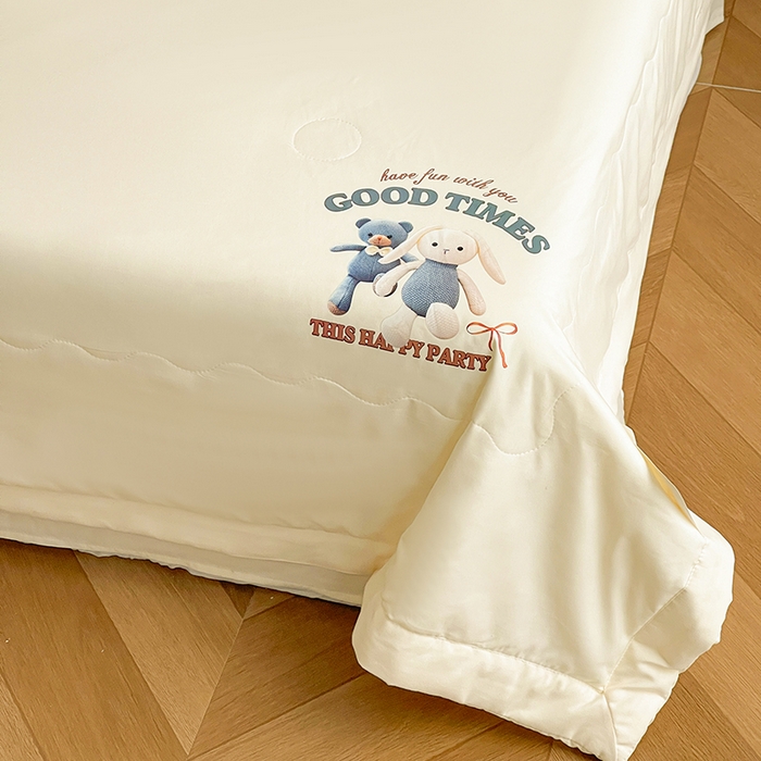 91家纺网 家纺一手货源 找家纺 易展家居 2026新款水洗棉大豆纤维夏被 布偶乐园-浅黄