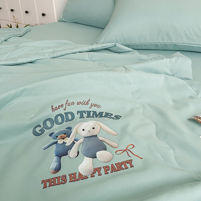 91家纺网 家纺一手货源 找家纺 易展家居 2026新款水洗棉大豆纤维夏被 布偶乐园-青色