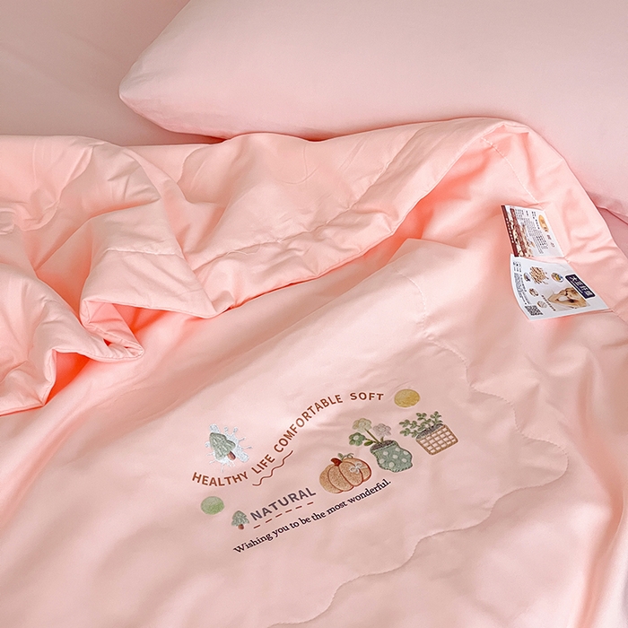 91家纺网 家纺一手货源 找家纺 易展家居 2026新款水洗棉大豆纤维夏被 田园生活-粉色