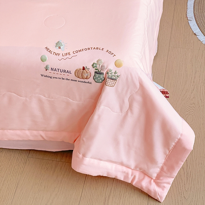 91家纺网 家纺一手货源 找家纺 易展家居 2026新款水洗棉大豆纤维夏被 田园生活-粉色