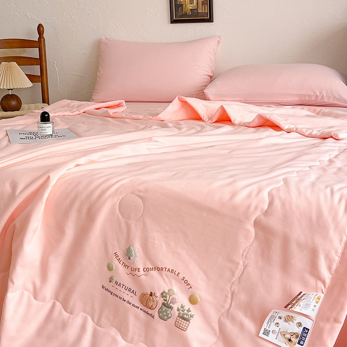 91家纺网 家纺一手货源 找家纺 易展家居 2026新款水洗棉大豆纤维夏被 田园生活-粉色