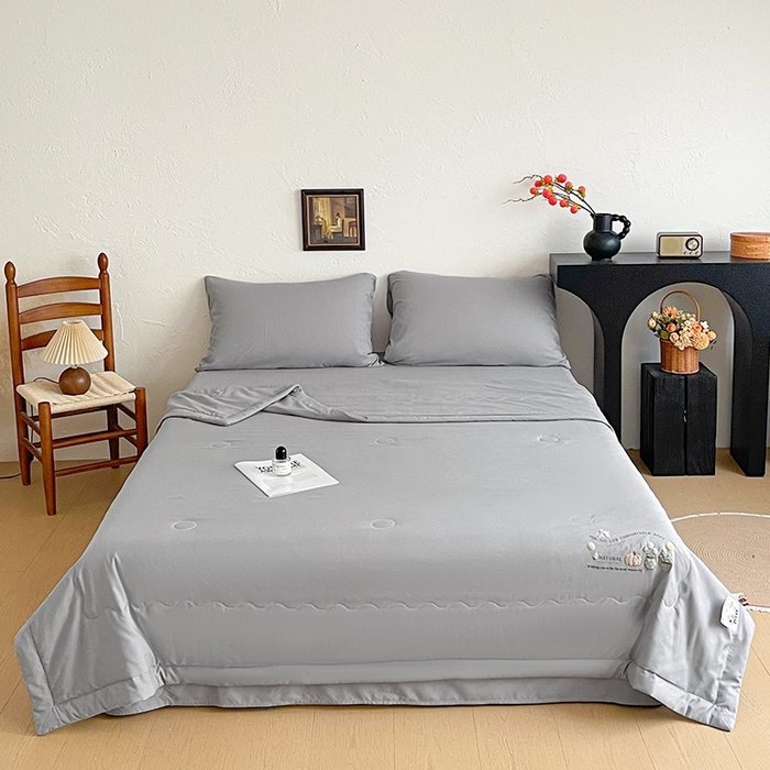 91家纺网 家纺一手货源 找家纺 易展家居 2026新款水洗棉大豆纤维夏被 田园生活-灰色