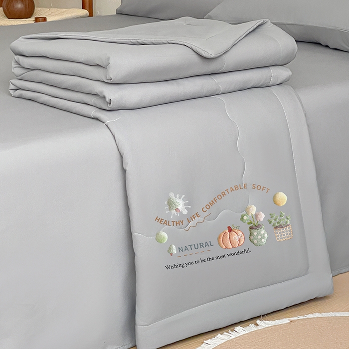 91家纺网 家纺一手货源 找家纺 易展家居 2026新款水洗棉大豆纤维夏被 田园生活-灰色