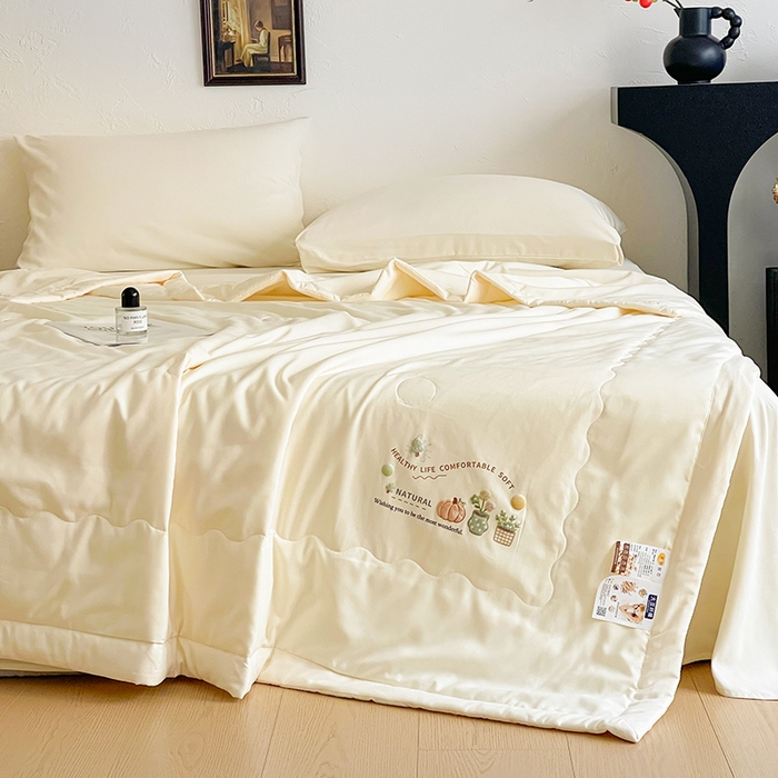 91家纺网 家纺一手货源 找家纺 易展家居 2026新款水洗棉大豆纤维夏被 田园生活-浅黄