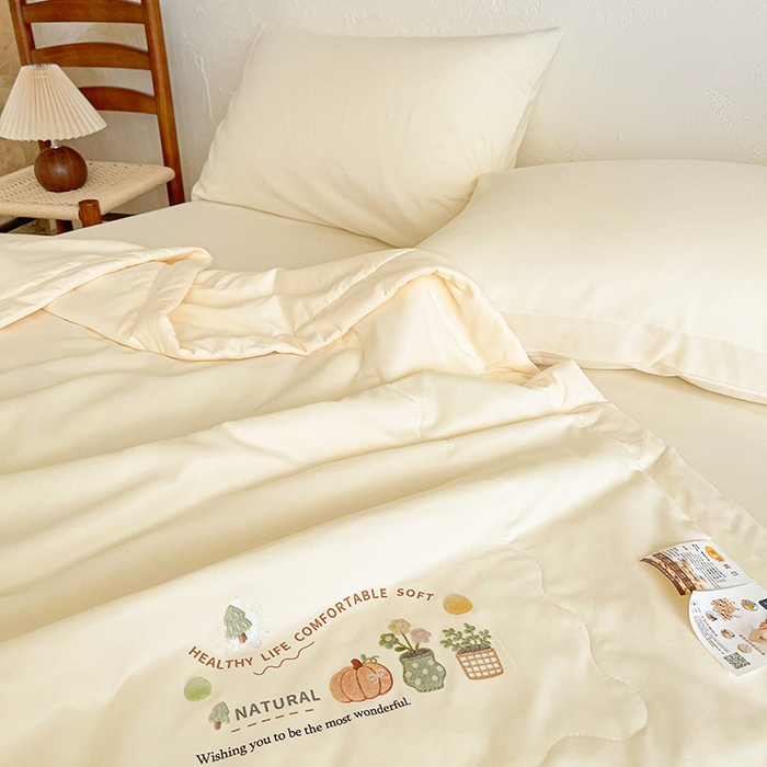 91家纺网 家纺一手货源 找家纺 易展家居 2026新款水洗棉大豆纤维夏被 田园生活-浅黄