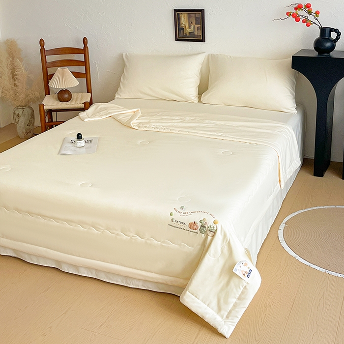 91家纺网 家纺一手货源 找家纺 易展家居 2026新款水洗棉大豆纤维夏被 田园生活-浅黄