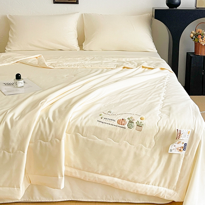 91家纺网 家纺一手货源 找家纺 易展家居 2026新款水洗棉大豆纤维夏被 田园生活-浅黄