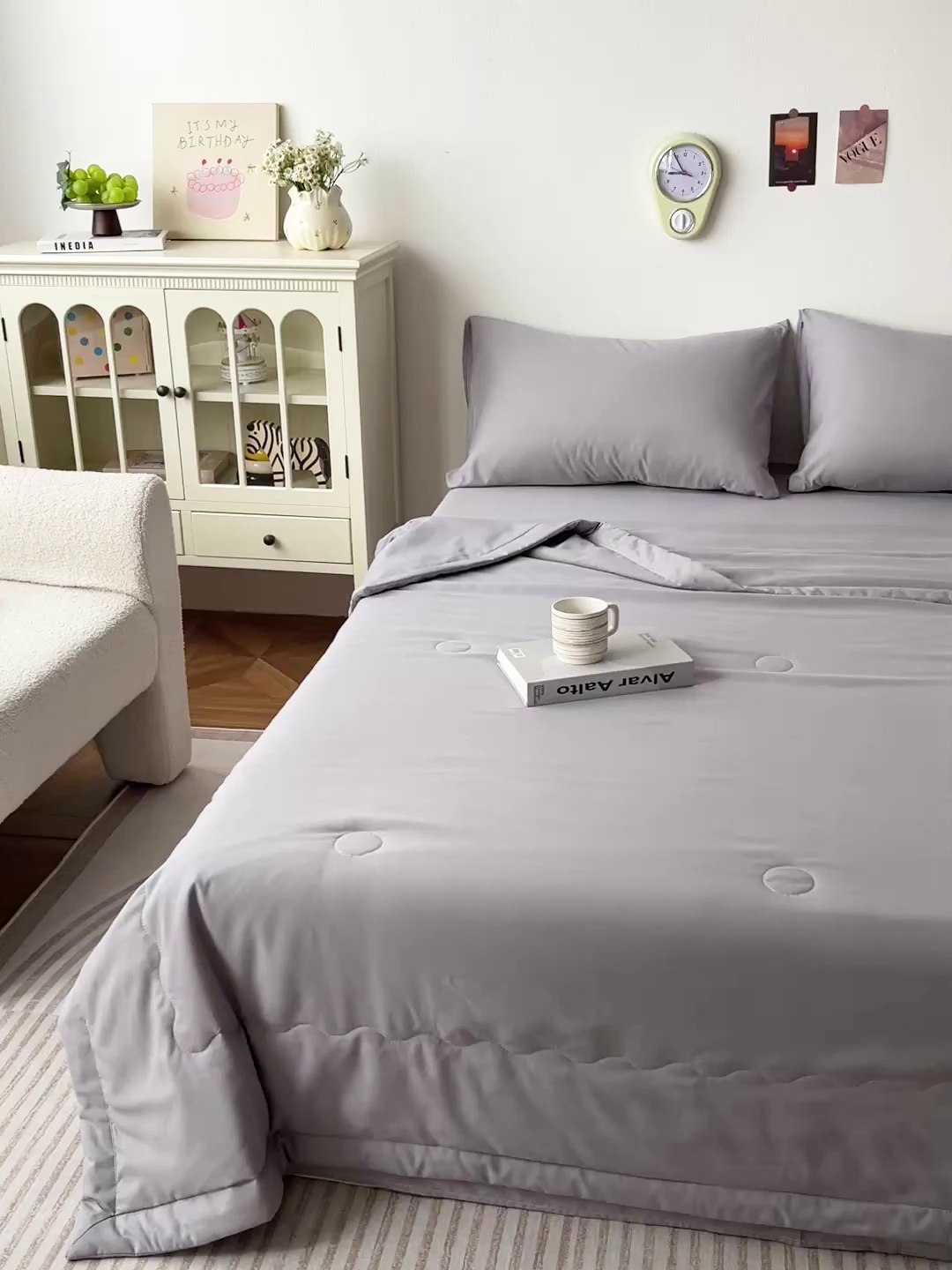 91家纺网 家纺一手货源 找家纺 易展家居 2026新款水洗棉大豆纤维夏被 蝶语花香-灰色