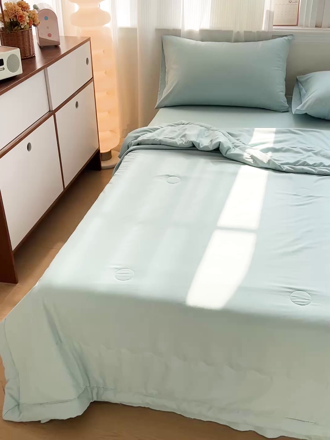 91家纺网 家纺一手货源 找家纺 易展家居 2026新款水洗棉大豆纤维夏被 熊猫-奶昔绿