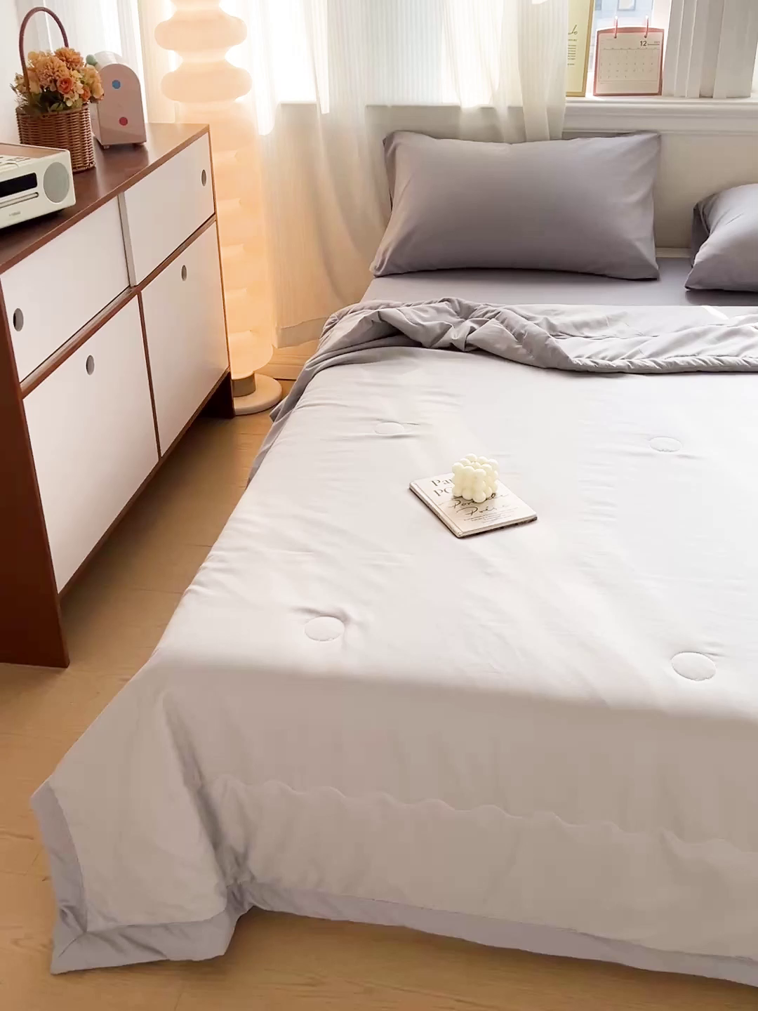 91家纺网 家纺一手货源 找家纺 易展家居 2026新款水洗棉大豆纤维夏被 无染·轻银灰