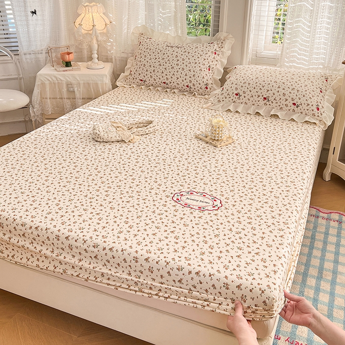 91家纺网 家纺一手货源 找家纺 （总）圣比熊 2026新款A类云朵棉亲肤四季款刺绣床笠席梦思床罩全包床单三件套
