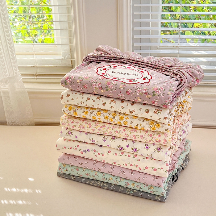 91家纺网 家纺一手货源 找家纺 圣比熊 2026新款A类云朵棉亲肤四季款刺绣床笠席梦思床罩全包床单三件套 组合