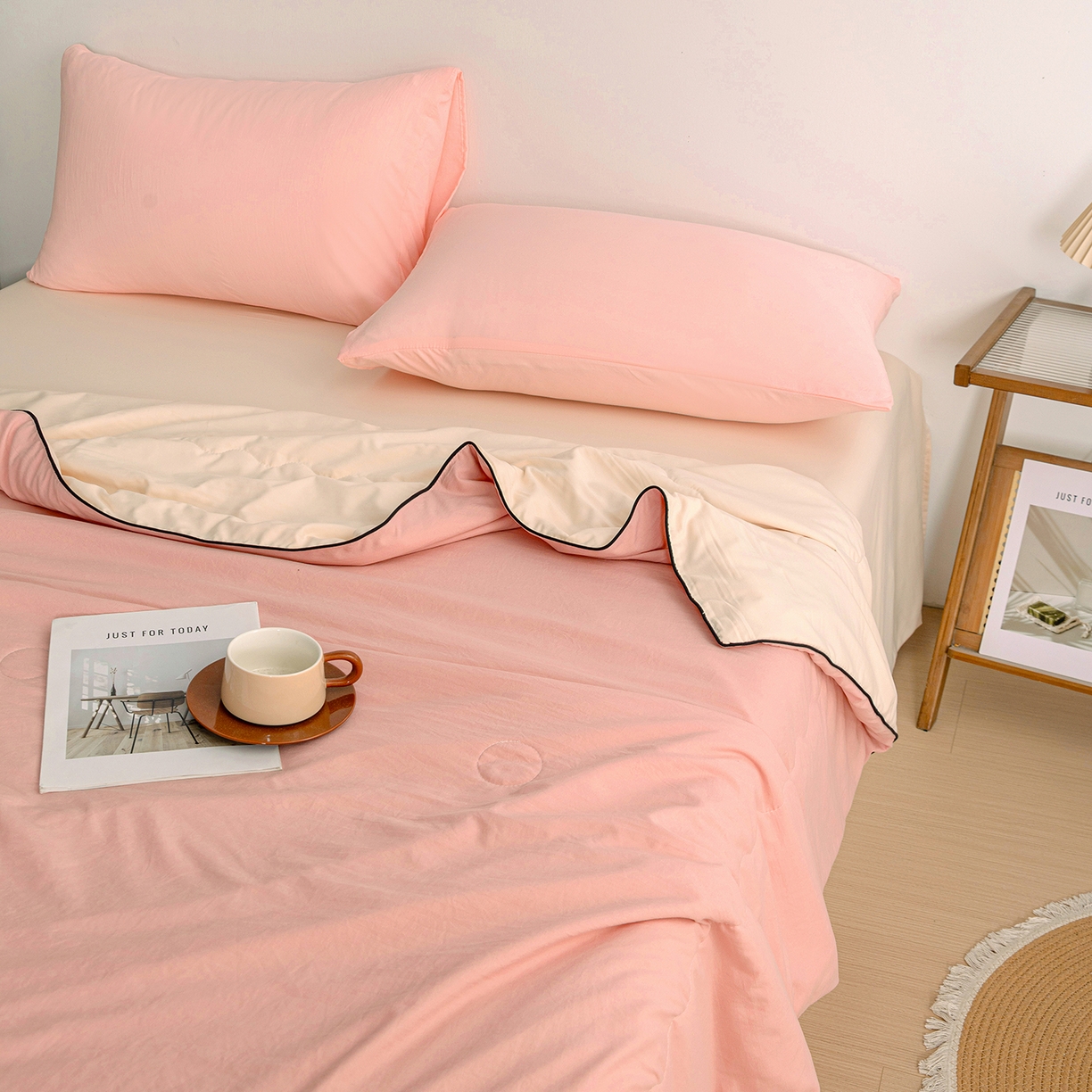 91家纺网 家纺一手货源 找家纺 易展家居 2026新款水洗棉新疆棉花夏被-嵌绳款 嵌绳-浅粉