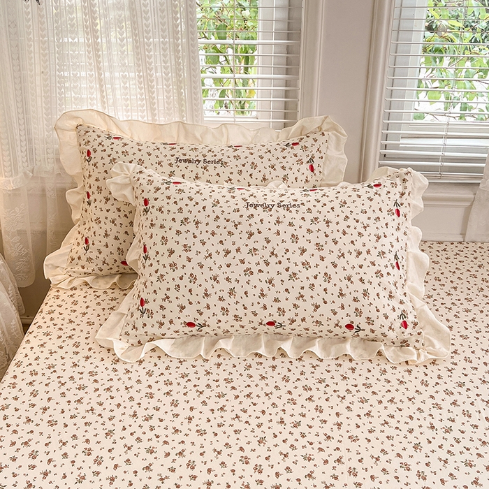 91家纺网 家纺一手货源 找家纺 圣比熊 2026新款A类云朵棉亲肤四季款刺绣床笠席梦思床罩全包床单三件套 巴黎之恋（刺绣款）