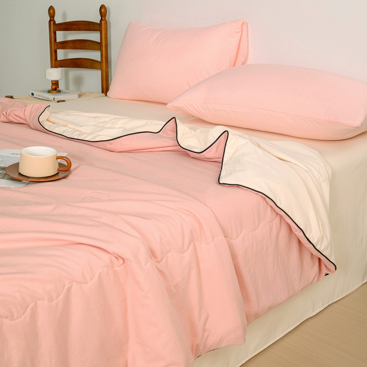 91家纺网 家纺一手货源 找家纺 易展家居 2026新款水洗棉新疆棉花夏被-嵌绳款 嵌绳-浅粉