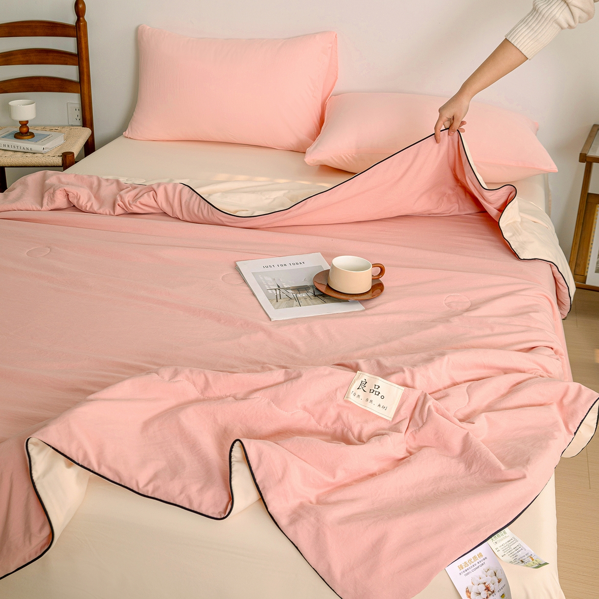 91家纺网 家纺一手货源 找家纺 易展家居 2026新款水洗棉新疆棉花夏被-嵌绳款 嵌绳-浅粉