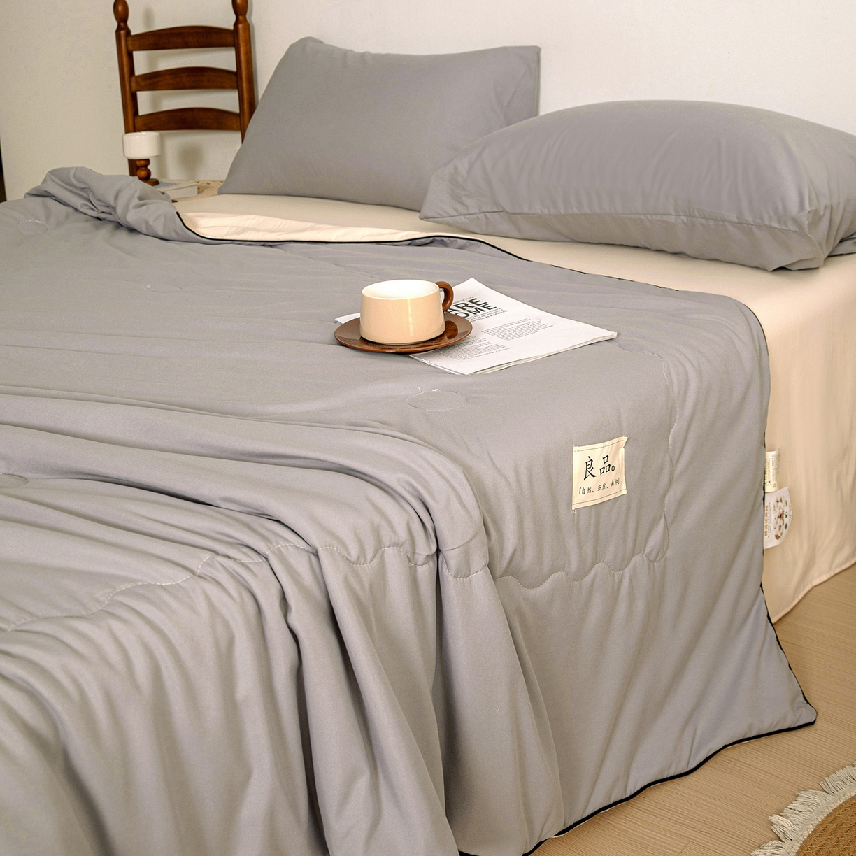 91家纺网 家纺一手货源 找家纺 易展家居 2026新款水洗棉新疆棉花夏被-嵌绳款 嵌绳-浅灰