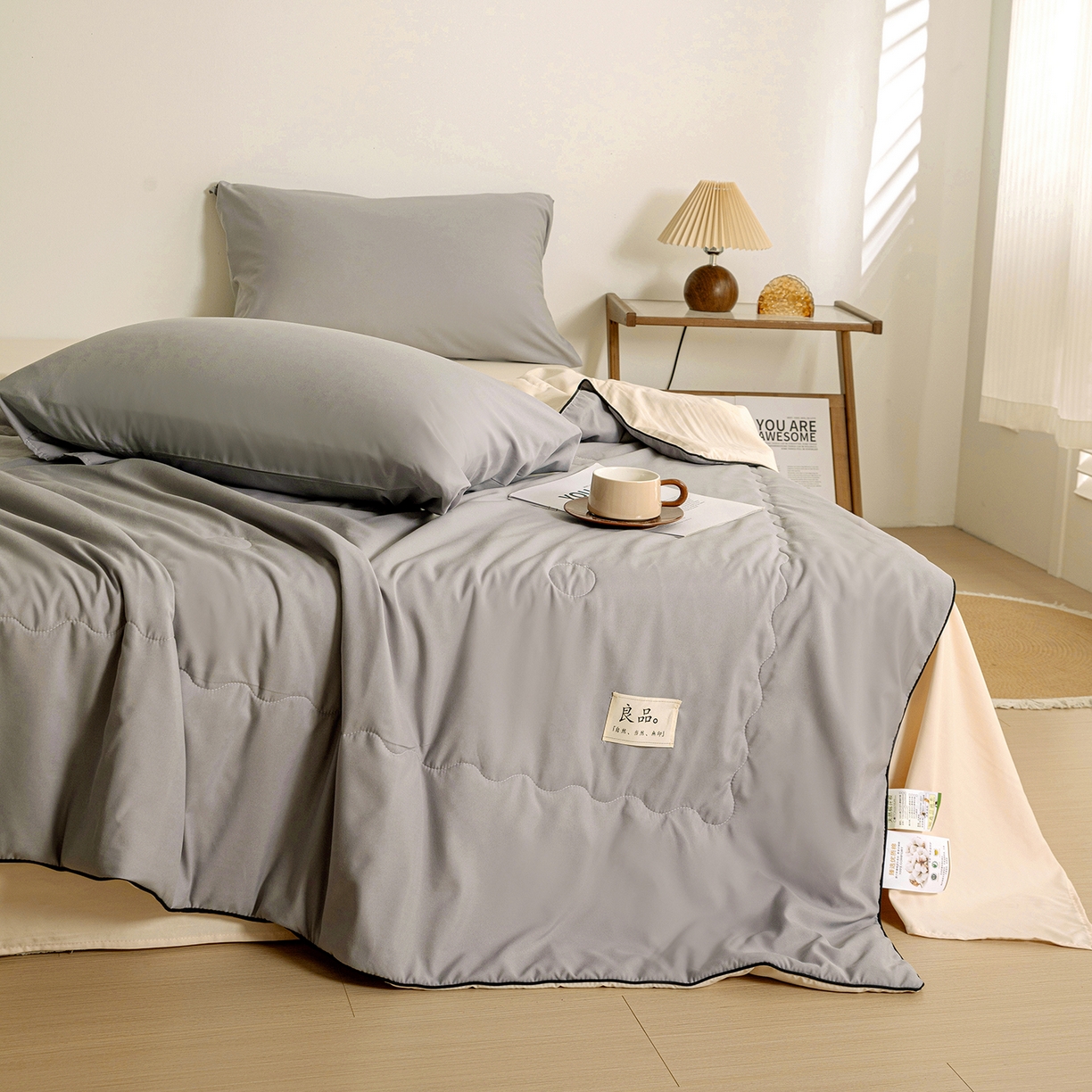 91家纺网 家纺一手货源 找家纺 易展家居 2026新款水洗棉新疆棉花夏被-嵌绳款 嵌绳-浅灰