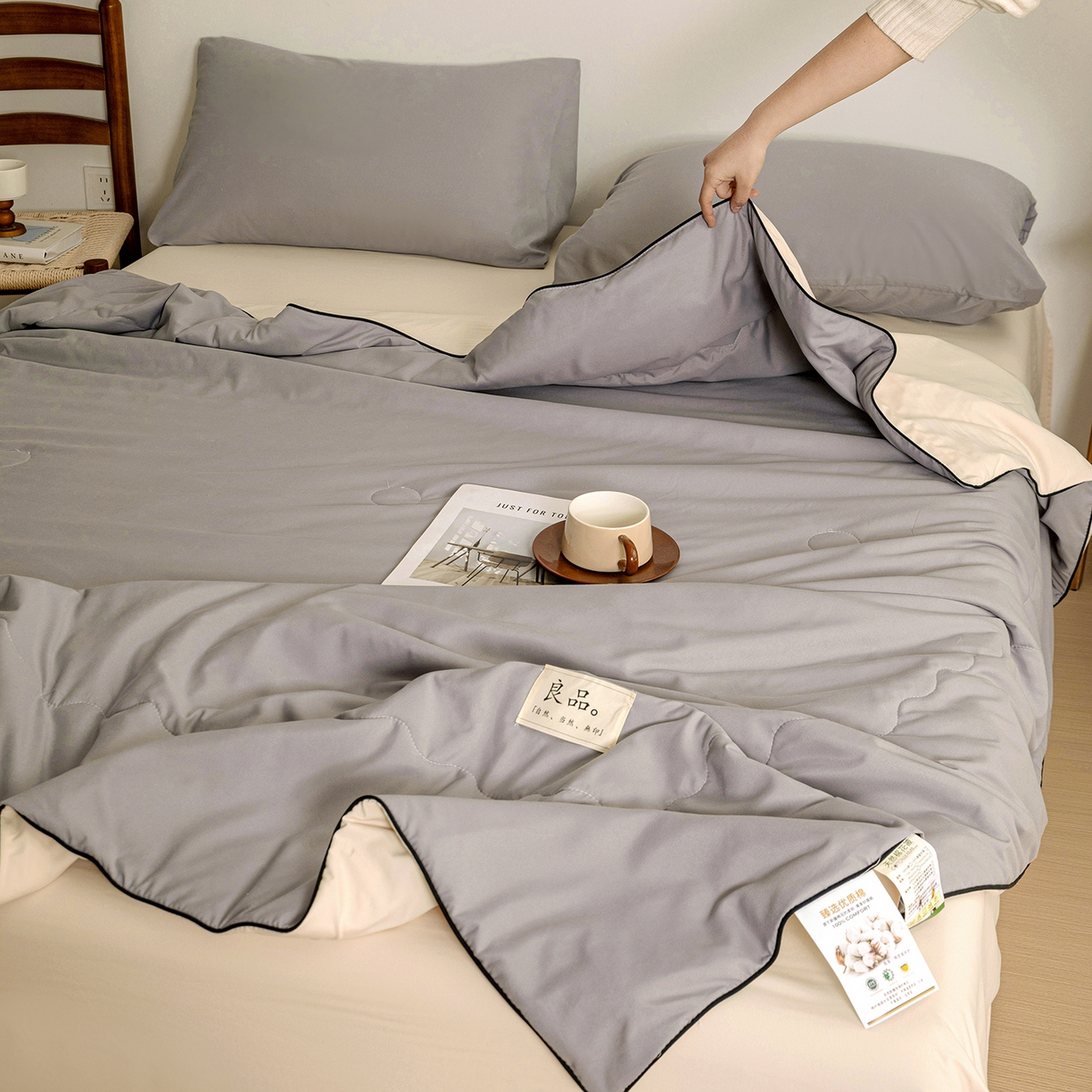 91家纺网 家纺一手货源 找家纺 易展家居 2026新款水洗棉新疆棉花夏被-嵌绳款 嵌绳-浅灰