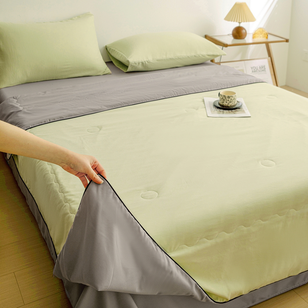 91家纺网 家纺一手货源 找家纺 易展家居 2026新款水洗棉新疆棉花夏被-嵌绳款 嵌绳-薄荷绿+浅灰