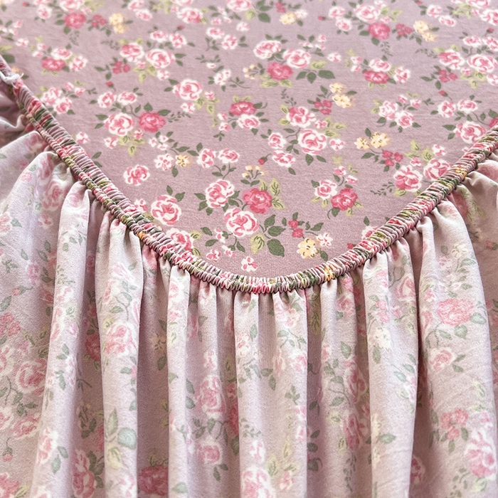 91家纺网 家纺一手货源 找家纺 梦舒羽 2026新款A类云朵棉亲肤四季款刺绣床笠席梦思床罩全包床单三件套 花间集-粉（刺绣款）